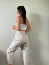 Load image into Gallery viewer, Waist 28 Vintage Tan Pleated Trousers