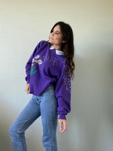 Load image into Gallery viewer, Vintage Graphic Pullover