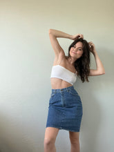 Load image into Gallery viewer, Waist 28 Vintage High Waisted Levi's Skirt