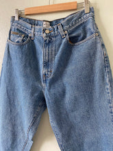 Load image into Gallery viewer, Waist 30 Vintage High Waisted Calvin Klein Jeans
