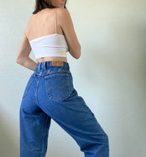 Load image into Gallery viewer, Waist 31 Vintage High Waisted Jeans