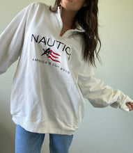 Load image into Gallery viewer, Graphic Nautica Pullover
