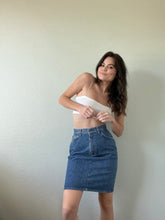 Load image into Gallery viewer, Waist 28 Vintage High Waisted Levi's Skirt