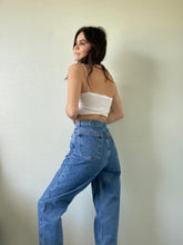 Load image into Gallery viewer, Waist 30 Vintage High Waisted Jeans
