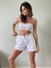 Load image into Gallery viewer, Waist 32 Tommy Hilfiger Shorts