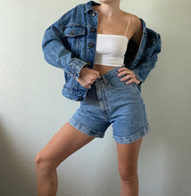 Load image into Gallery viewer, Vintage GUESS Jean Jacket