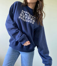 Load image into Gallery viewer, Vintage Winter Scene Pullover