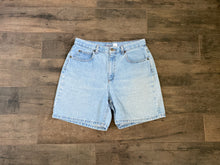 Load image into Gallery viewer, Waist 32 Vintage High Waisted Shorts