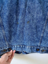 Load image into Gallery viewer, Vintage GUESS Jean Jacket