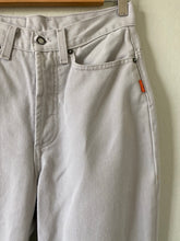 Load image into Gallery viewer, Waist 24 Vintage High Waisted Jeans