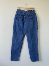 Load image into Gallery viewer, Waist 30 Vintage High Waisted LEE Jeans