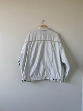 Load image into Gallery viewer, Vintage Lightwash Denim Jacket