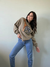 Load image into Gallery viewer, Vintage Graphic Pullover