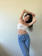 Load image into Gallery viewer, Waist 29 Vintage High Waisted Wrangler Jeans