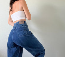 Load image into Gallery viewer, Waist 30 Vintage High Waisted Jeans