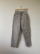 Load image into Gallery viewer, Waist 24 Vintage High Waisted Jeans