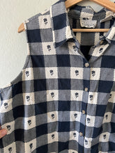 Load image into Gallery viewer, Vintage Sleeveless Floral Blouse