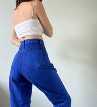 Load image into Gallery viewer, Waist 28 Vintage High Waisted Jeans