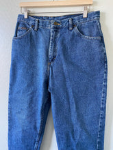 Load image into Gallery viewer, Waist 31 Vintage High Waisted Jeans