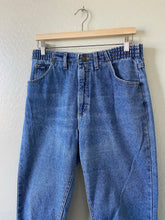Load image into Gallery viewer, Waist 30 Vintage High Waisted Jeans