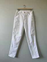 Load image into Gallery viewer, Waist 30 Vintage High Waisted LEE Jeans