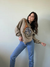 Load image into Gallery viewer, Vintage Graphic Pullover