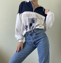 Load image into Gallery viewer, Vintage Niagara Falls Souvenir Pullover