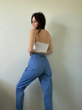Load image into Gallery viewer, Waist 30 Vintage High Waisted Jeans