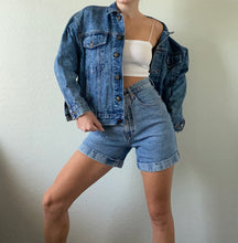 Load image into Gallery viewer, Vintage GUESS Jean Jacket