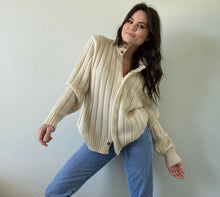 Load image into Gallery viewer, Vintage Zipped Sweater