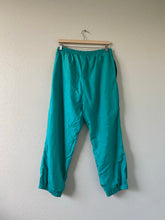 Load image into Gallery viewer, Waist 30 Vintage Parachute Pants