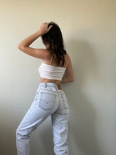 Load image into Gallery viewer, Waist 28 High Waisted Levi's Jeans