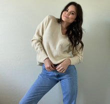 Load image into Gallery viewer, Vintage Pullover Sweater