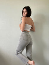Load image into Gallery viewer, Waist 24 Vintage High Waisted Jeans
