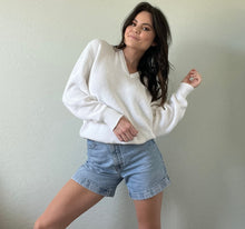 Load image into Gallery viewer, Vintage White Sweater

