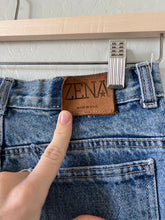 Load image into Gallery viewer, Waist 25 Vintage High Waisted ZENA Jeans