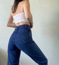 Load image into Gallery viewer, Waist 25 Vintage High Waisted Jeans