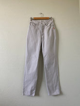 Load image into Gallery viewer, Waist 24 Vintage High Waisted Jeans