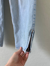 Load image into Gallery viewer, Waist 29 Vintage High Waisted jeans