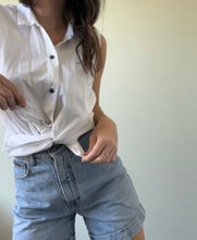 Load image into Gallery viewer, Vintage White Collared Blouse