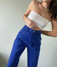 Load image into Gallery viewer, Waist 28 Vintage High Waisted Jeans