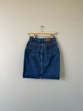 Load image into Gallery viewer, Waist 28 Vintage High Waisted Levi's Skirt