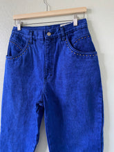 Load image into Gallery viewer, Waist 28 Vintage High Waisted Jeans