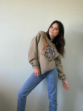 Load image into Gallery viewer, Vintage Graphic Pullover