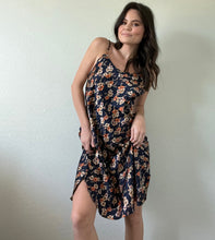 Load image into Gallery viewer, Vintage Floral Dress