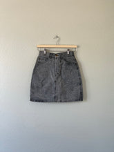 Load image into Gallery viewer, Waist 25 Vintage Denim Mini Skirt