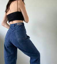 Load image into Gallery viewer, Waist 30 Vintage High Waisted Jeans