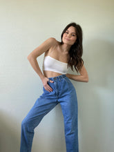 Load image into Gallery viewer, Waist 30 Vintage High Waisted Jeans
