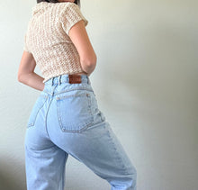 Load image into Gallery viewer, Waist 29 Vintage High Waisted jeans