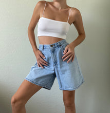 Load image into Gallery viewer, Waist 32 Vintage High Waisted Shorts